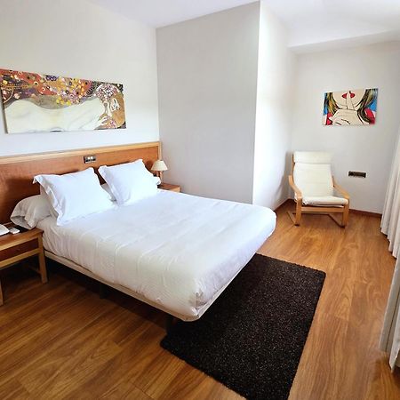 Hotel Los Barruecos By Croma Malpartida de Caceres Ngoại thất bức ảnh