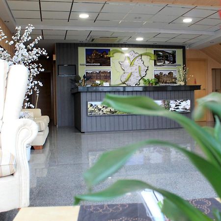 Hotel Los Barruecos By Croma Malpartida de Caceres Ngoại thất bức ảnh