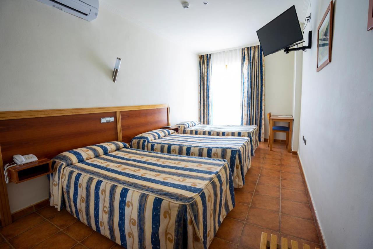 Hotel Los Barruecos By Croma Malpartida de Caceres Ngoại thất bức ảnh