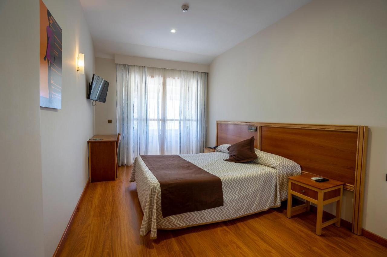 Hotel Los Barruecos By Croma Malpartida de Caceres Ngoại thất bức ảnh