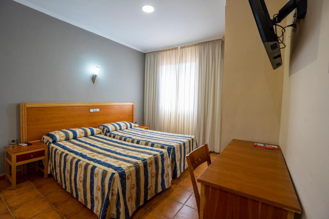 Hotel Los Barruecos By Croma Malpartida de Caceres Ngoại thất bức ảnh