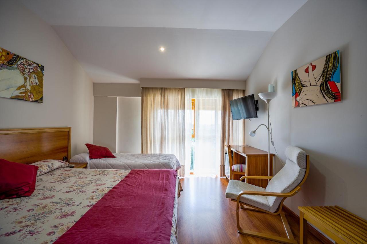 Hotel Los Barruecos By Croma Malpartida de Caceres Ngoại thất bức ảnh