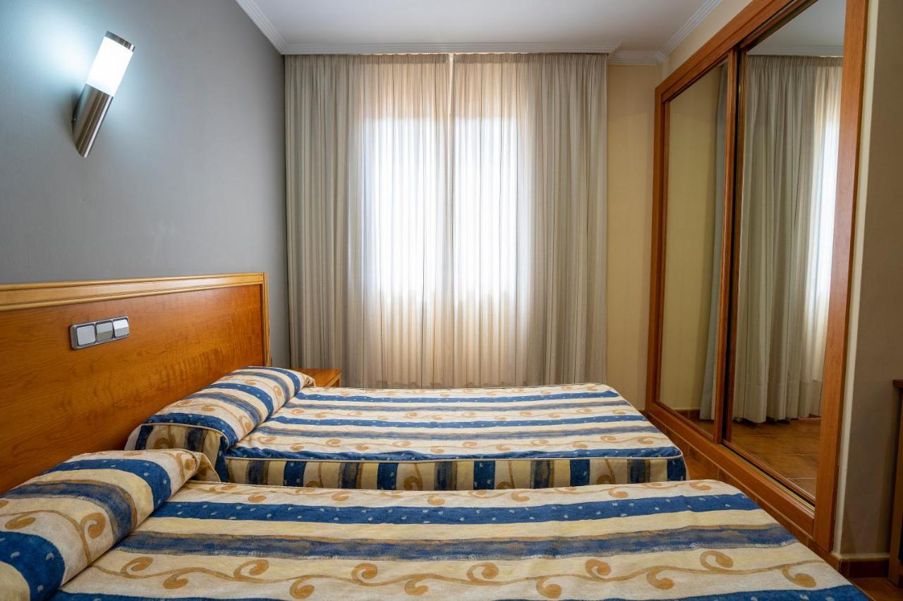 Hotel Los Barruecos By Croma Malpartida de Caceres Ngoại thất bức ảnh