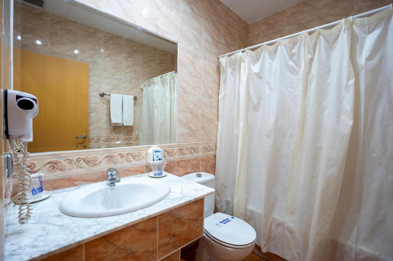 Hotel Los Barruecos By Croma Malpartida de Caceres Ngoại thất bức ảnh