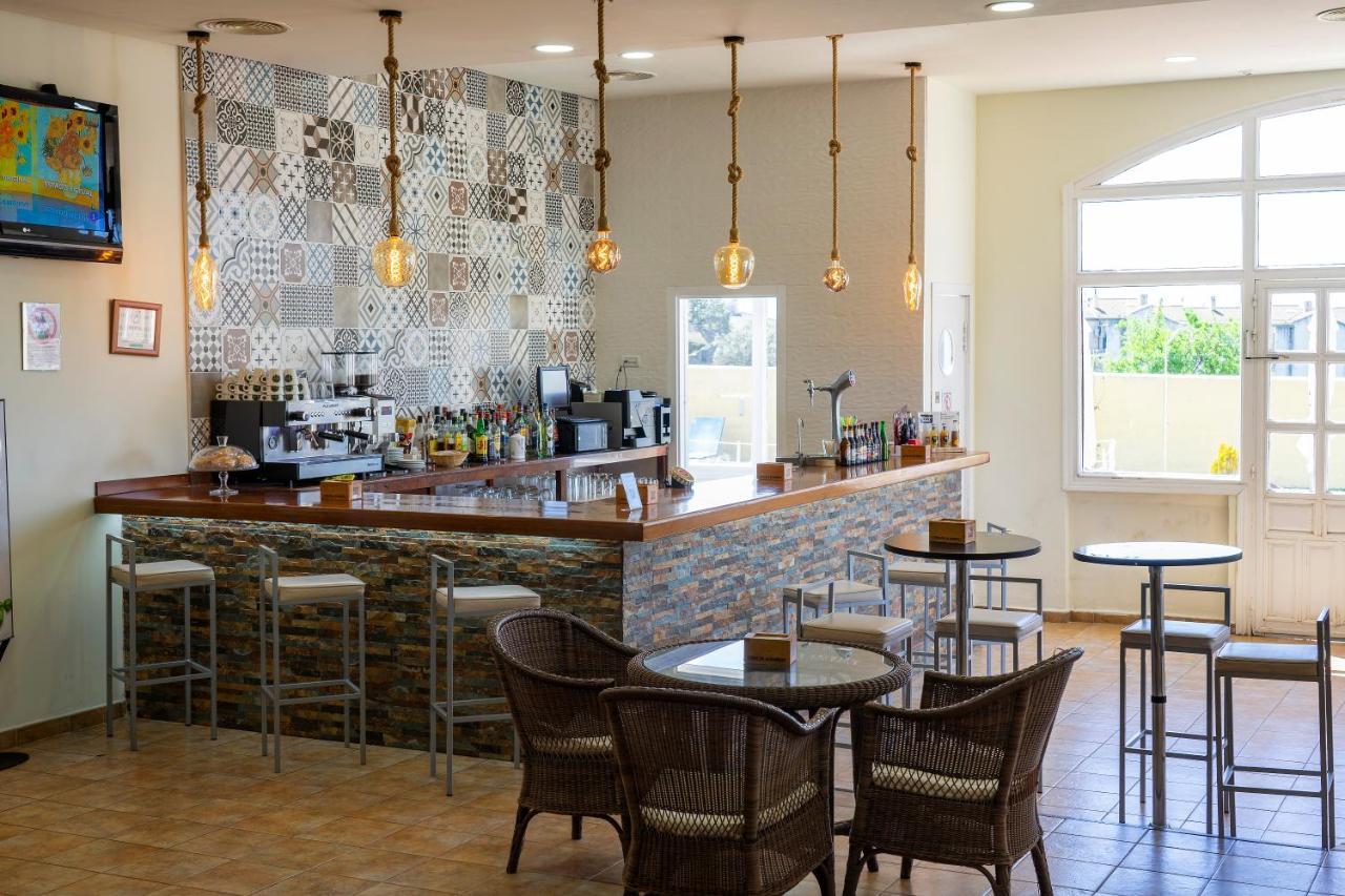 Hotel Los Barruecos By Croma Malpartida de Caceres Ngoại thất bức ảnh