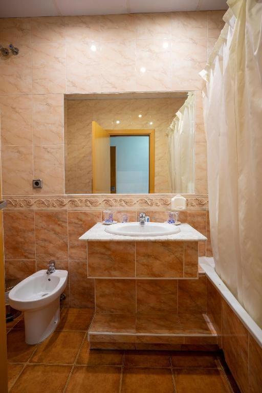 Hotel Los Barruecos By Croma Malpartida de Caceres Ngoại thất bức ảnh