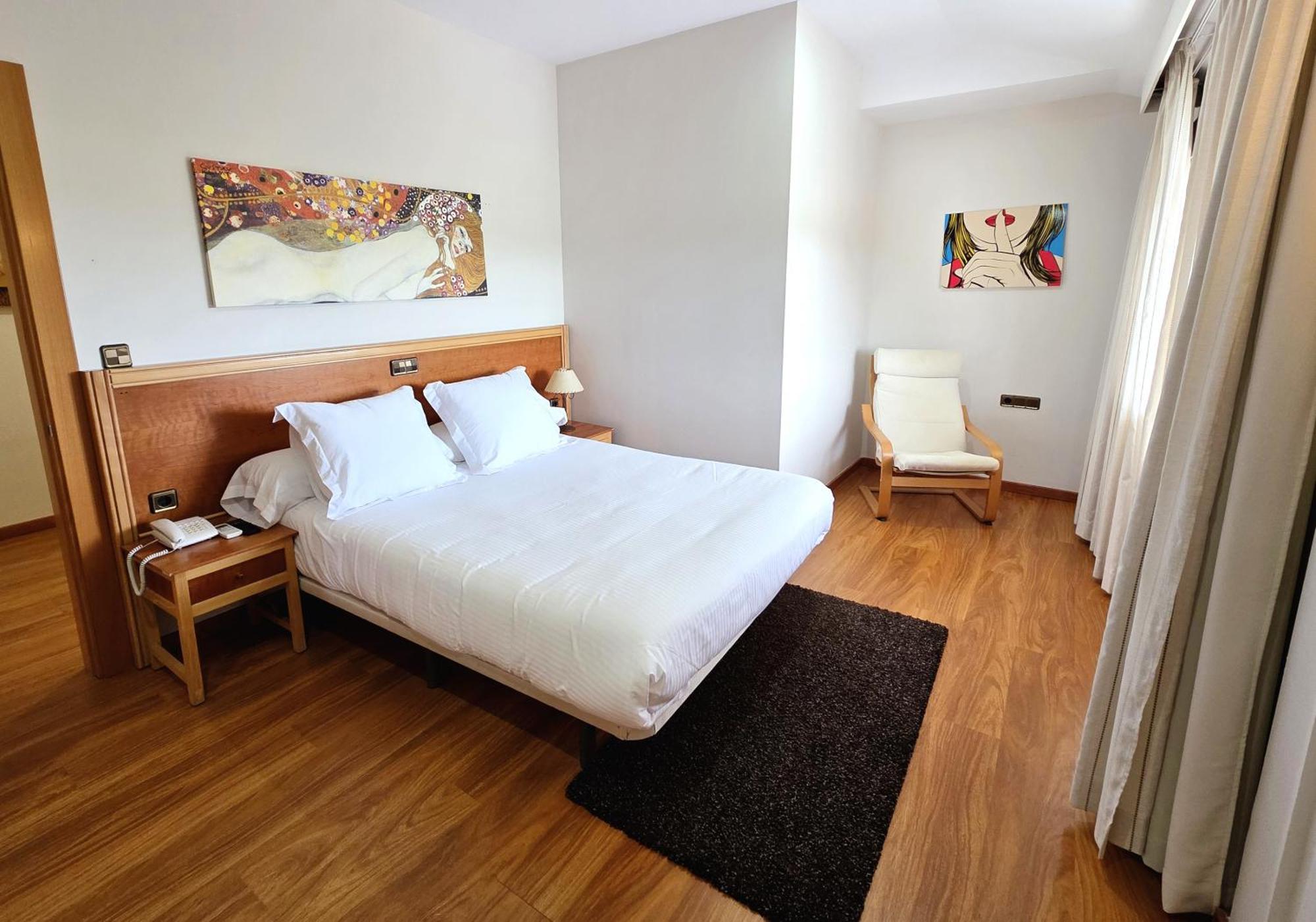 Hotel Los Barruecos By Croma Malpartida de Caceres Ngoại thất bức ảnh
