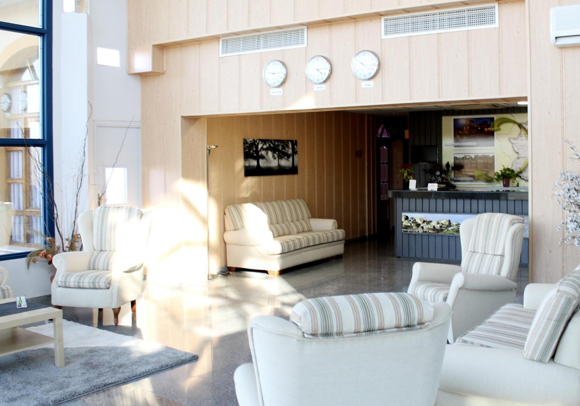Hotel Los Barruecos By Croma Malpartida de Caceres Ngoại thất bức ảnh