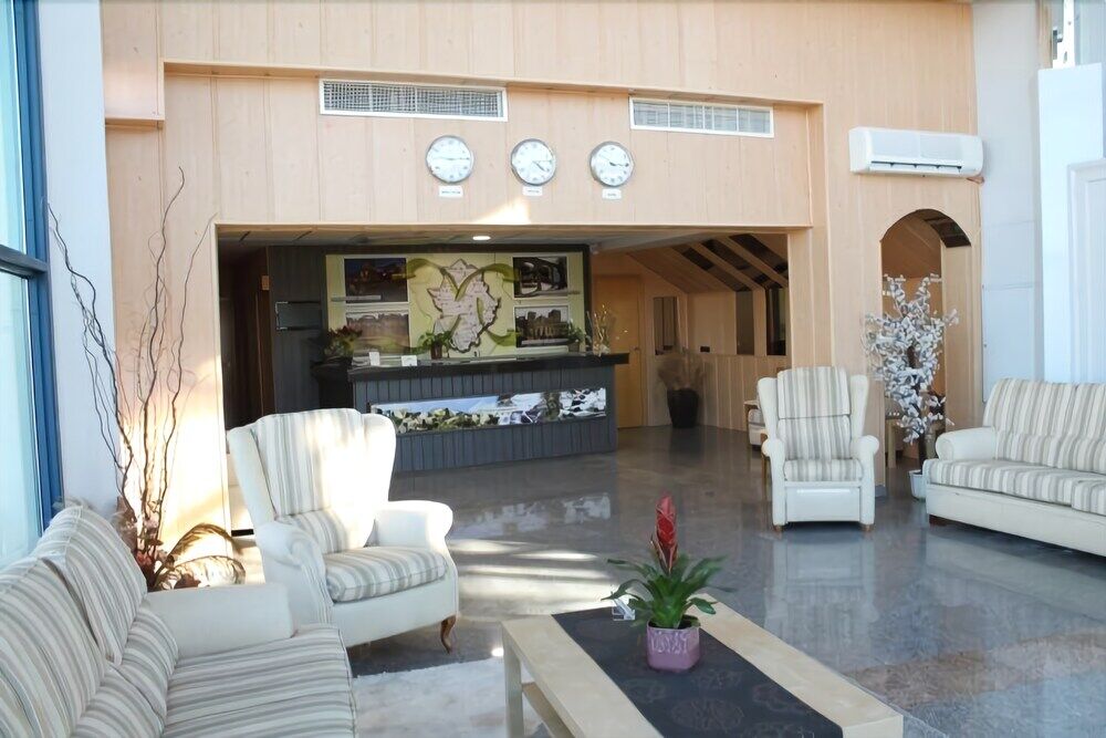 Hotel Los Barruecos By Croma Malpartida de Caceres Ngoại thất bức ảnh